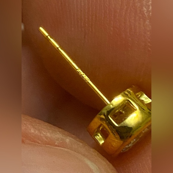 18 K Gold & Moissanite Stud Earrings - Picture 3 of 7